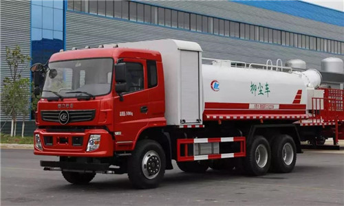 程力智造的程力威牌底盤及整車，其中的一體化抑塵車和園林綠化噴灑高壓消防多功能水車特別受到市場青睞。