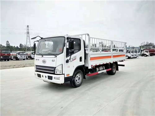解放5米2氣瓶運(yùn)輸車專業(yè)運(yùn)輸液化氣瓶，氧氣瓶，乙炔氣瓶，氫氣瓶等壓縮氣體鋼瓶