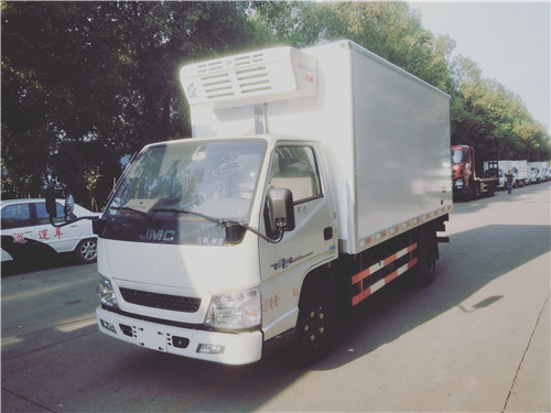 山東客戶(hù)再次定購(gòu)一臺(tái)江鈴順達(dá)冷藏車(chē)已發(fā)車(chē)