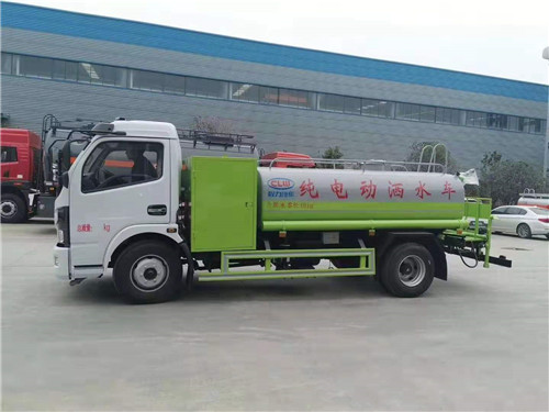 4.5噸純電動灑水車發(fā)往廣東，?？蛻羯馀d隆，用車愉快！