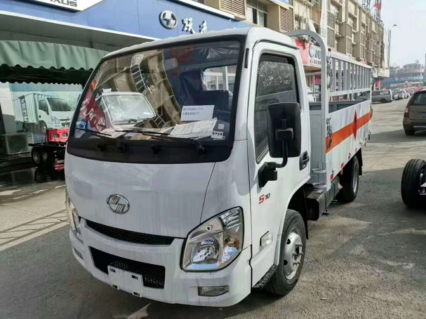 特大好消息 上汽躍進(jìn)國(guó)六氣瓶運(yùn)輸車北京環(huán)保已下發(fā)，可在北京上牌，暢行無阻！
