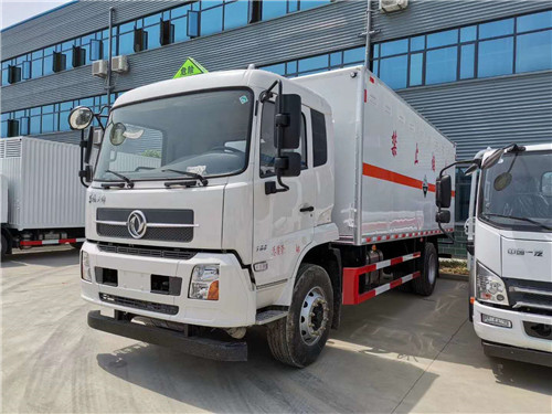 東風天錦8類腐蝕性物品廂式運輸車，環(huán)保，燃油齊全，歡迎預訂