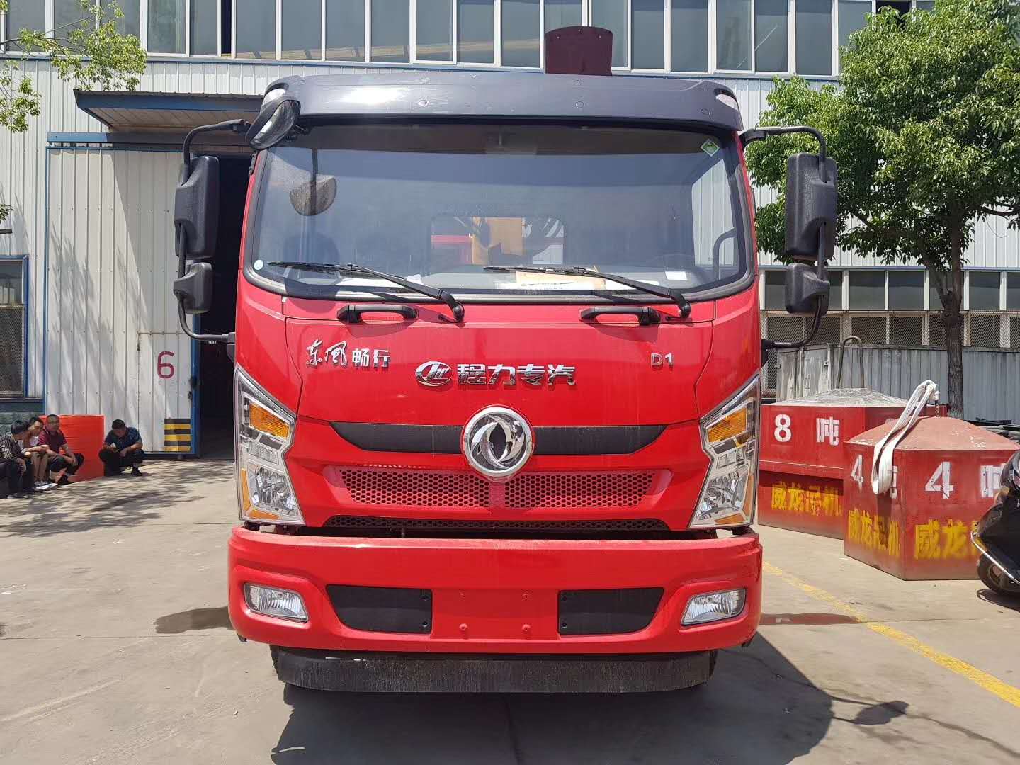 東風(fēng)暢行D1隨車吊匹配玉柴160馬力，徐工6.3噸4節(jié)上操作吊機，5.1米貨廂