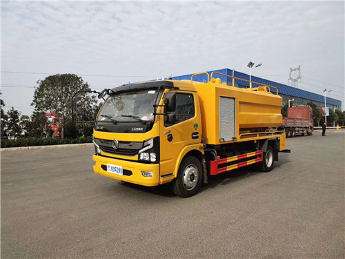 國六大多利卡清洗吸污車，吸污罐7立方，水箱2.7立方圖片參數(shù)