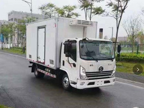 陜汽德龍國六4.2米冷藏車上市\(zhòng)濰柴130馬力配置高端！