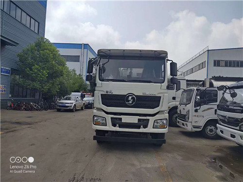 國(guó)六陜汽德龍后八輪同步碎石封層車(chē)