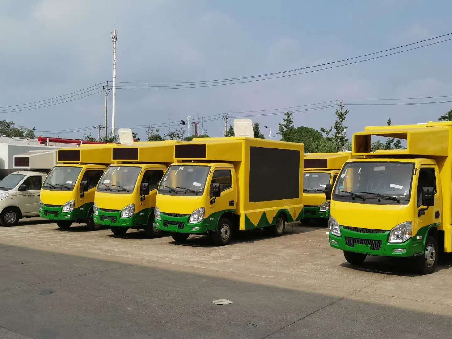 53??臺躍進小星福??國六宣傳車，首批8臺已完成，準備付交??