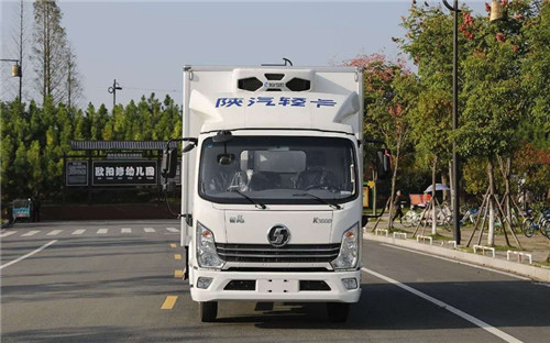 國(guó)六陜汽德龍160馬力冷藏車藍(lán)牌，C照能開(kāi)的冷藏車