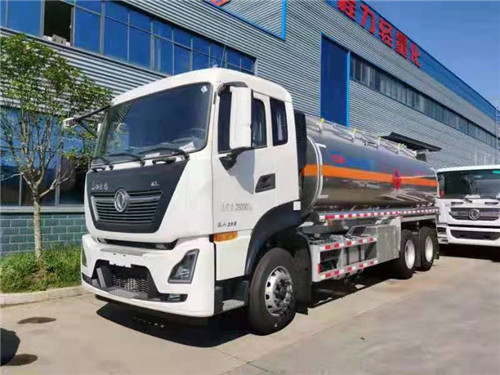 國(guó)六東天龍小三軸距鋁合金油罐車現(xiàn)貨危貨，目前程力公告已出