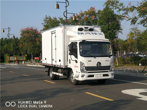 陜汽輕卡徳龍K3000國(guó)六濰柴130馬力冷藏車符合國(guó)家新規(guī)，現(xiàn)車多多，藍(lán)牌車的首選