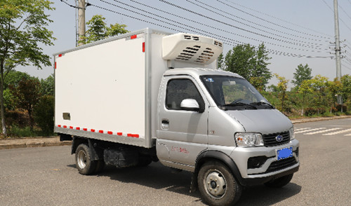 開瑞優(yōu)勁T70L國(guó)六3.22米冷藏車，短途運(yùn)輸是個(gè)不錯(cuò)的選擇