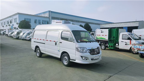 比克新能源純電動(dòng)冷藏車,極智冷藏、一路領(lǐng)鮮,可上京牌
