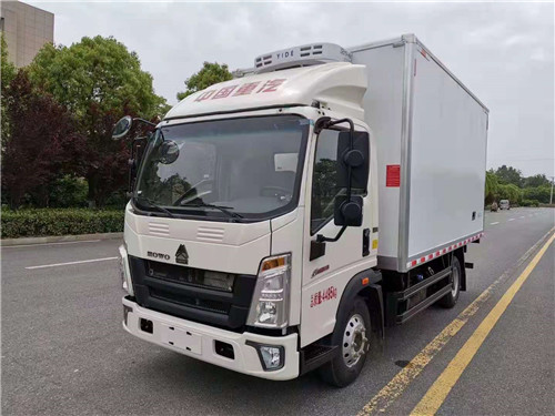 豪沃藍牌國六濰柴冷藏車專用底盤不超重，有現(xiàn)車，隨提隨走！