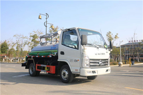 凱馬國六2方藍牌吸糞車，不超重， 環(huán)保， 免征齊全