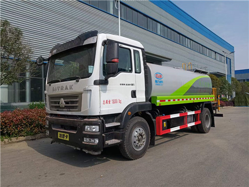 國六重汽汕德卡13.6噸灑水車現(xiàn)車，公告免征環(huán)保已公示