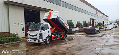 奧施國六藍牌勾臂垃圾車，不超重，云內(nèi)150馬力發(fā)動機