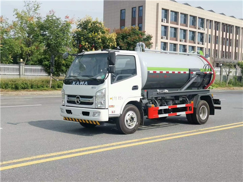 市場獨(dú)有帶（副變速）的國六凱馬5方吸污車