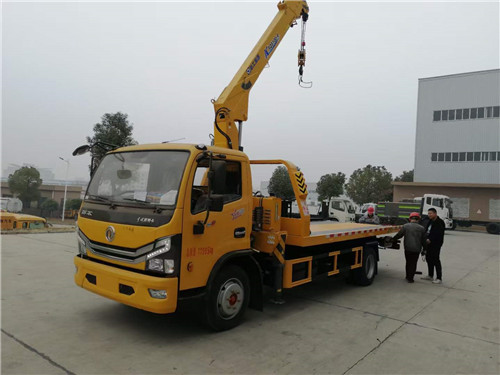 國六東風(fēng)D8清障車匹配徐工4噸4節(jié)臂吊機(jī)圖片