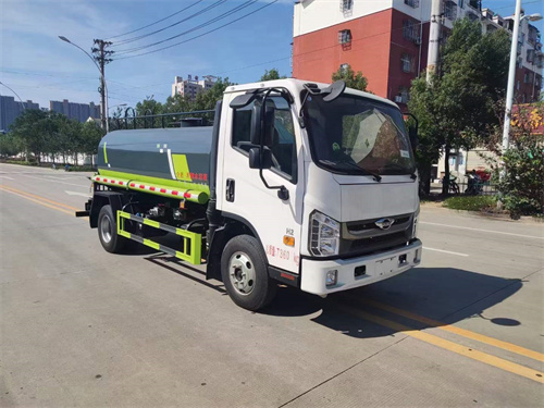 福田時代領(lǐng)航H2 5方灑水車廠家直銷，價格優(yōu)惠