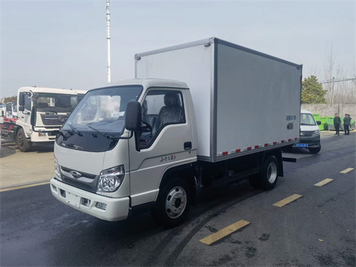 小卡之星3對(duì)接式肉鉤冷藏車，內(nèi)嵌式肉鉤整車不超重，現(xiàn)車手續(xù)齊全隨提隨走