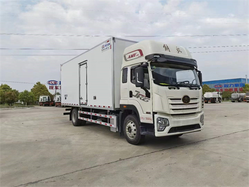 解放JK6(自動(dòng)擋)6.8米冷藏車(chē)圖片參數(shù)介紹