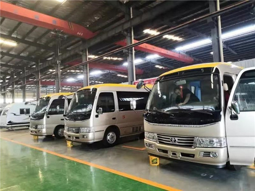  程力集團中標后，旅居車專業(yè)廠承接了此生產任務，抽調專業(yè)的生產力量，前期先定制改裝了一臺樣車以供采購方考察驗收。