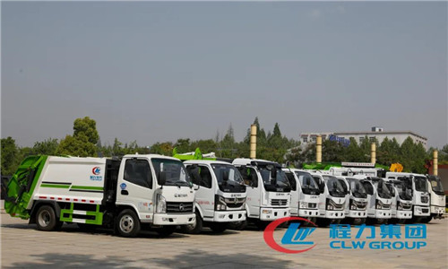  程力吊裝壓縮垃圾車專業(yè)廠，以科技創(chuàng)新為先導(dǎo)，吊裝壓縮垃圾車系列產(chǎn)品一舉成為網(wǎng)紅產(chǎn)品。