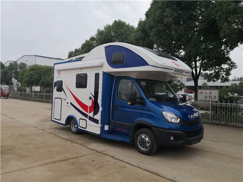 依維柯C型歐勝旅居房車，是實現(xiàn)您 “生活中旅行，旅行中生活”的車型 (1).jpg
