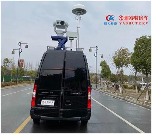 福特新世代通信指揮車正是利用先進的大功率廣播指揮系統(tǒng)、現(xiàn)代無線通信技術、計算機技術、圖像采集技術、無線圖像傳輸技術、強光照明技術等，實現(xiàn)單兵－指揮車－指揮中心的通信聯(lián)絡、指揮調(diào)度等功能，是公安、消防、武警及人防等部門針對大型混亂現(xiàn)場的群眾疏散、搶險救援的綜合移動平臺，是現(xiàn)代通信技術及其它高科技技術的綜合運用。