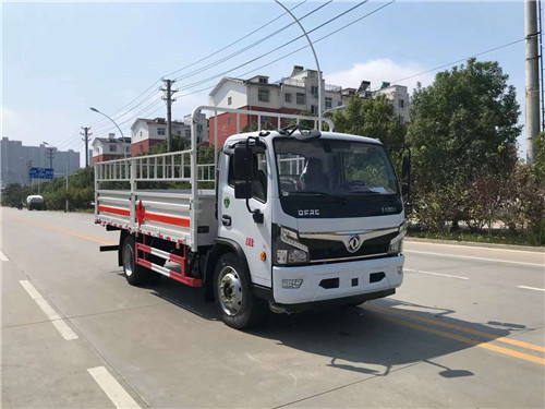 東風(fēng)福瑞卡52米氣瓶運(yùn)輸車(chē) (1).jpg