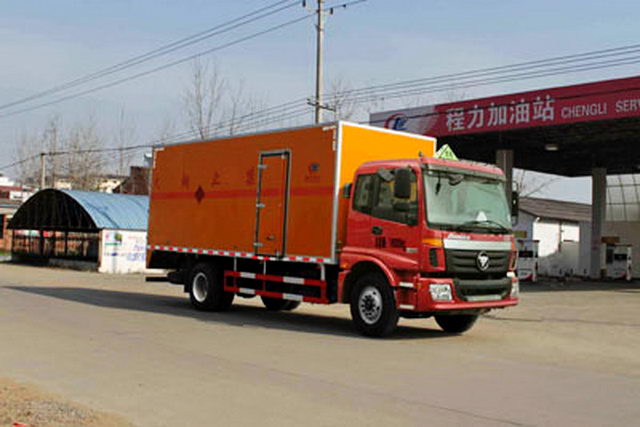 國(guó)四福田歐曼爆破器材運(yùn)輸車(chē)