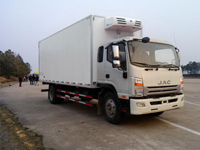 國(guó)四廂長(zhǎng)6.8-7.65米江淮納威斯達(dá)冷藏車(chē)