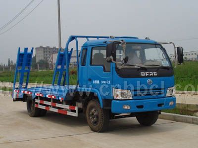 1.8噸東風(fēng)牌挖機(jī)運輸車