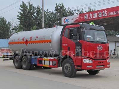 解放后雙橋液化氣體運(yùn)輸車(chē)
