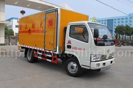 國(guó)四東風(fēng)福瑞卡爆破器材運(yùn)輸車(chē)