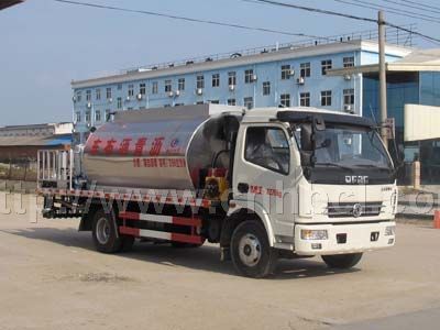 國四東風多利卡瀝灑布車