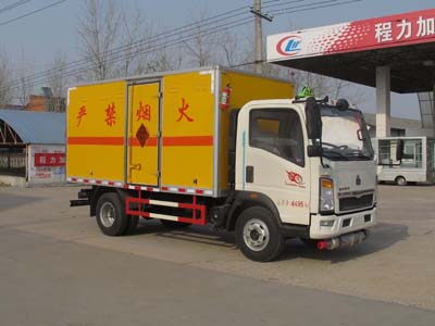 國(guó)四重汽豪沃爆破器材運(yùn)輸車(chē) 