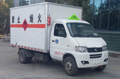 國五東風(fēng)廂長3.3米易燃?xì)怏w廂式運輸車
