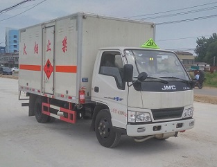 國五江鈴廂長3.15米易燃?xì)怏w廂式運輸車 