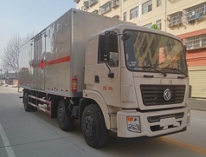 國五東風(fēng)小三軸易燃?xì)怏w廂式運輸車