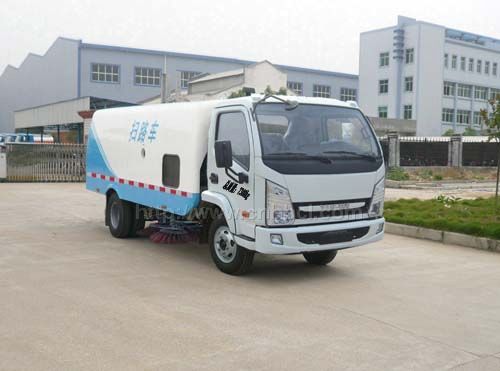 國(guó)四南京躍進(jìn)掃路車